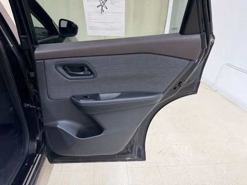 Used 2021 Nissan Rogue S AWD/4WD image 13