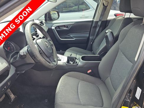Used 2022 Toyota RAV4 XLE image 5