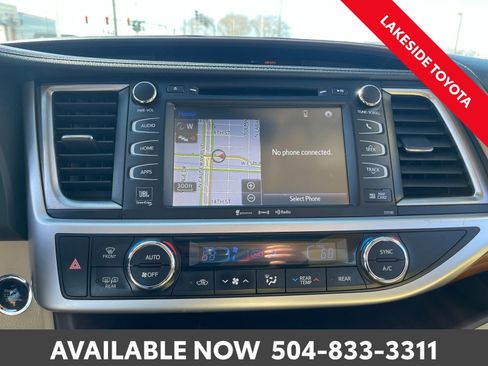 Used 2017 Toyota Highlander Limited image 34