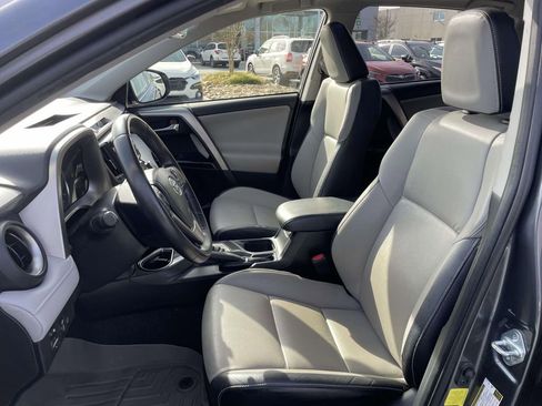 Used 2017 Toyota RAV4 Limited image 8
