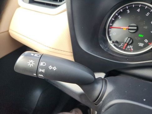Used 2019 Toyota RAV4 LE FWD image 34
