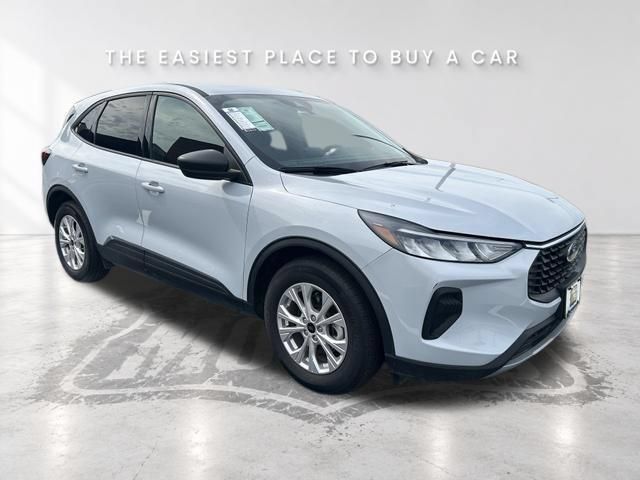 Used 2025 Ford Escape Active FWD image 17