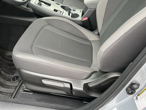 Used 2025 Subaru Crosstrek 2.0i Premium image 16