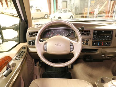 Used 2000 Ford Excursion Limited image 10