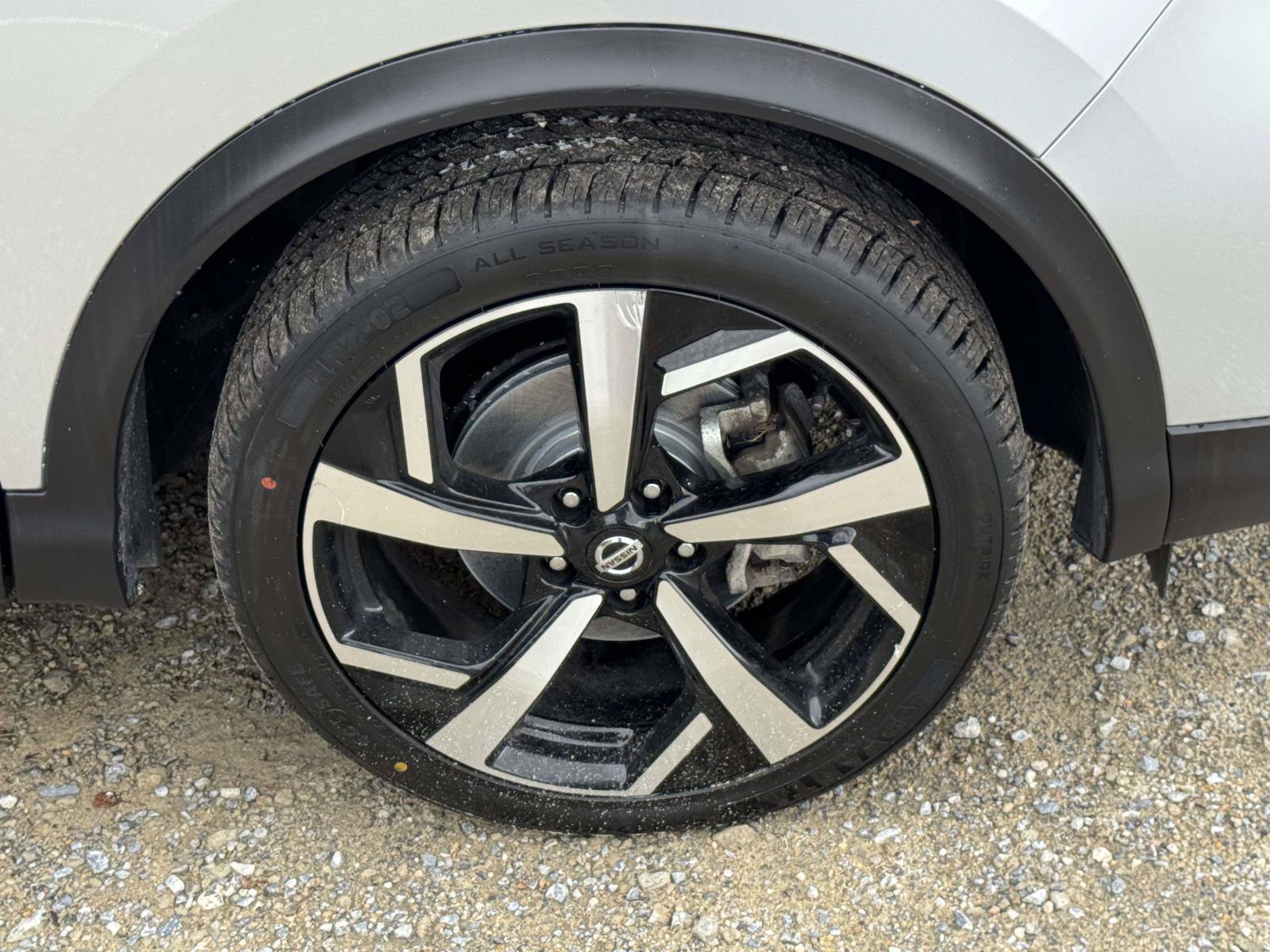 Used 2022 Nissan Rogue Sport SL AWD/4WD image 6
