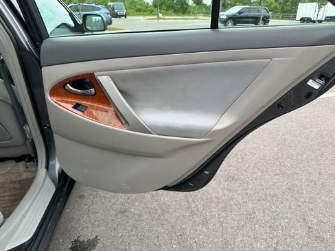Used 2009 Toyota Camry XLE FWD image 22