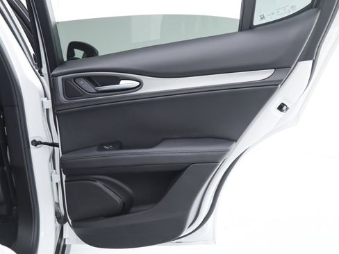 New 2025 Alfa Romeo Stelvio Sprint w/ Convenience Package image 15