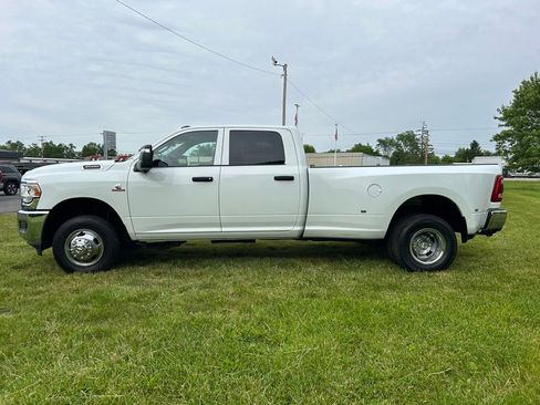 Used 2024 RAM 3500 Tradesman w/ Towing Technology Group AWD/4WD image 9