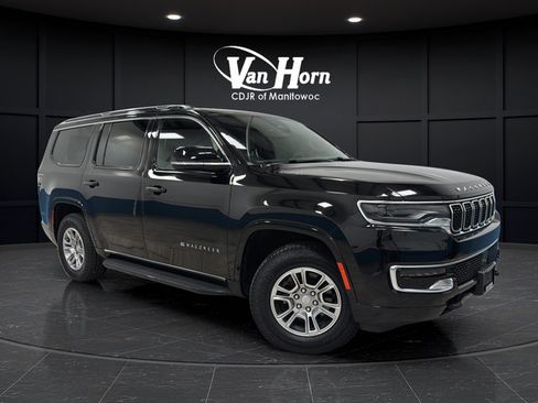 Used 2024 Jeep Wagoneer 4WD w/ HD Trailer Tow Package image 1