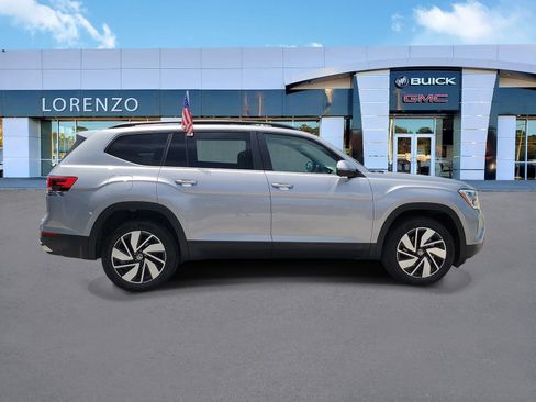 Used 2024 Volkswagen Atlas SE FWD image 4