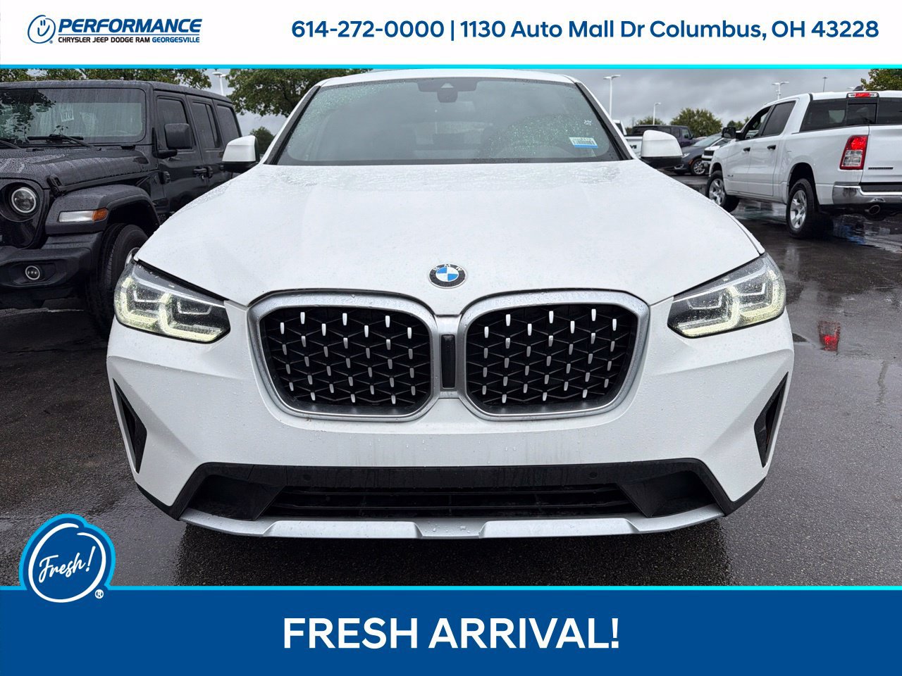 Used 2025 BMW X4 xDrive30i AWD/4WD image 3