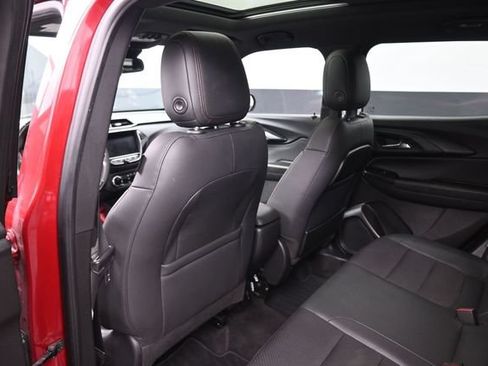 Used 2021 Chevrolet TrailBlazer RS w/ Sun and Liftgate Package AWD/4WD image 12