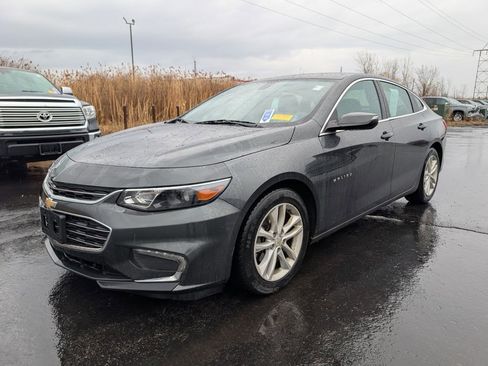 Used 2017 Chevrolet Malibu LT image 5