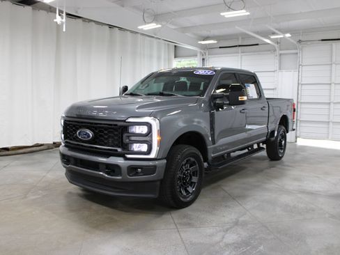 Used 2024 Ford F350 Lariat w/ Sport Appearance Package AWD/4WD image 4