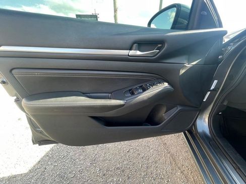 Used 2019 Nissan Altima 2.5 SV FWD image 13