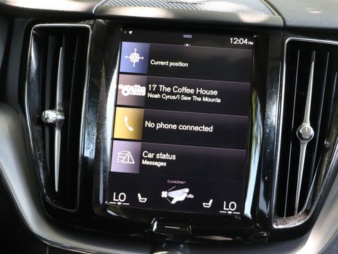 Used 2020 Volvo XC60 T6 Momentum w/ Protection Package image 19