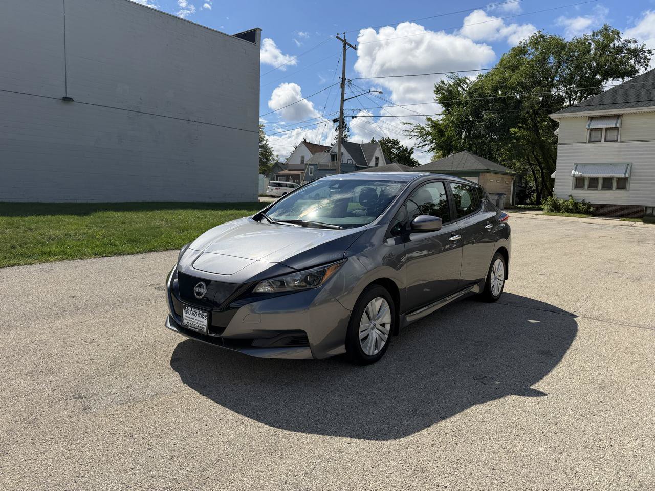 Used 2025 Nissan Leaf S FWD image 3