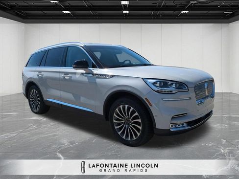 Certified 2023 Lincoln Aviator Reserve w/ Equipment Group 201A AWD/4WD image 7
