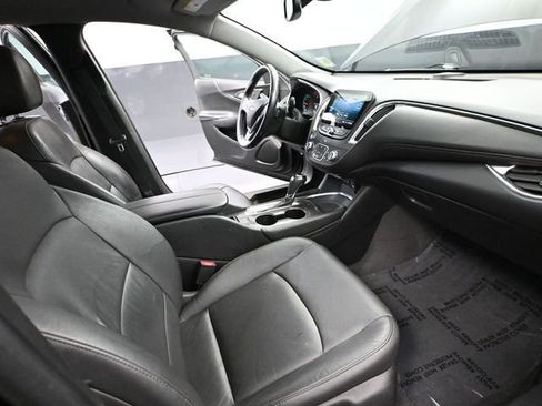 Used 2019 Chevrolet Malibu LT w/ Leather Package image 42