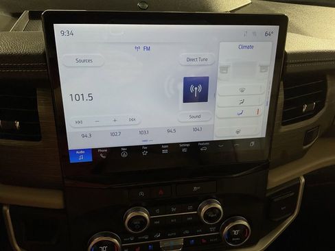 Used 2024 Ford Expedition Limited image 24