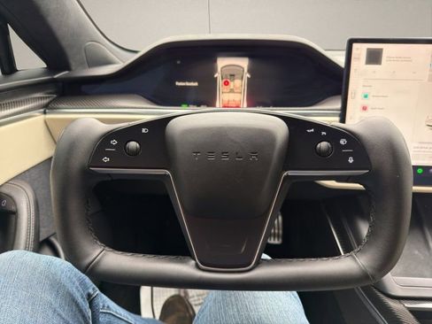 Used 2021 Tesla Model S Plaid image 14