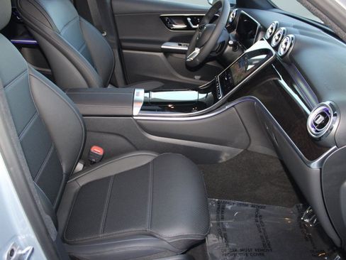 Used 2026 Mercedes-Benz GLC 300 image 32