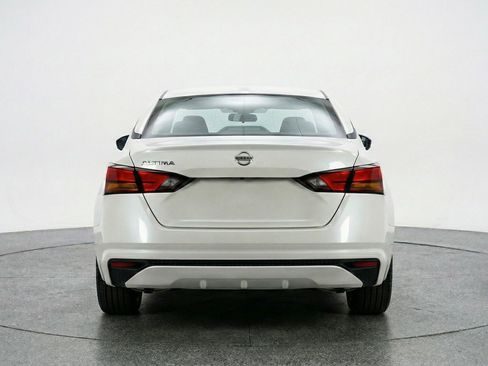 Used 2025 Nissan Altima 2.5 SV image 7