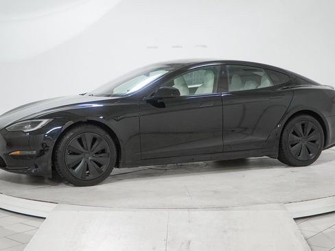 Used 2023 Tesla Model S Plaid image 4
