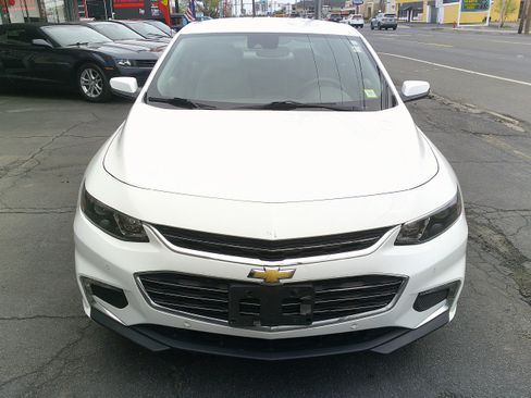 Used 2017 Chevrolet Malibu LT w/ Driver Confidence Package FWD image 11