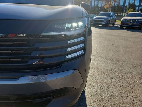 Used 2025 Nissan Kicks S image 10