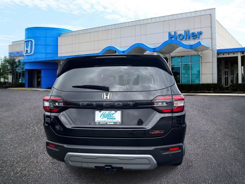Certified 2023 Honda Pilot TrailSport image 5