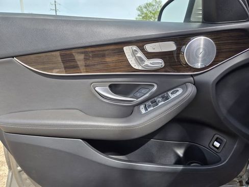 Used 2021 Mercedes-Benz C 300 Sedan w/ Premium Package image 11