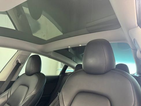 Used 2021 Tesla Model 3 Standard Range Plus RWD image 4