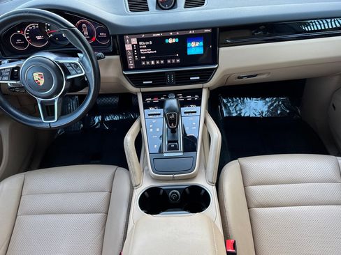 Used 2021 Porsche Cayenne AWD/4WD image 13