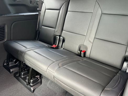 New 2026 Chevrolet Suburban High Country image 13