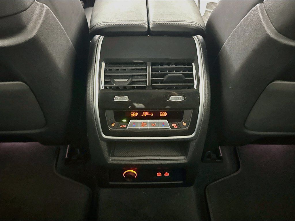 Used 2024 BMW X7 xDrive40i AWD/4WD image 28