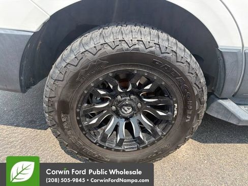 Used 2015 Ford Expedition XL AWD/4WD image 11