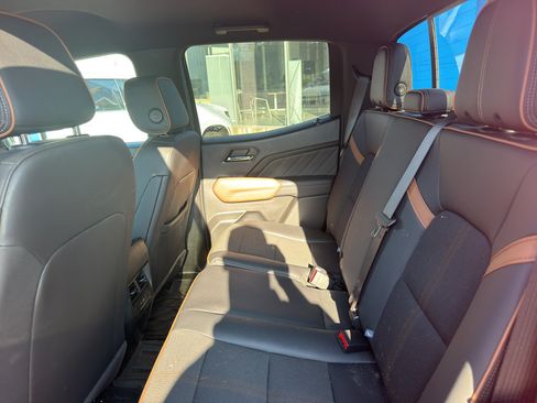 Used 2024 GMC Canyon AT4 w/ Technology Package AWD/4WD image 6