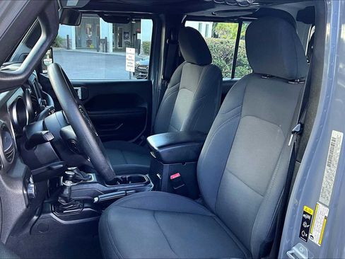 Used 2020 Jeep Gladiator Sport w/ Trailer Tow Package image 7