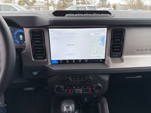 New 2025 Ford Bronco Outer Banks w/ Sasquatch Package AWD/4WD image 5