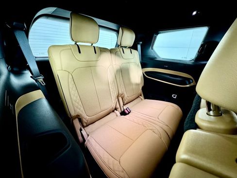 New 2025 Jeep Grand Cherokee L Summit w/ Obsidian Package image 19