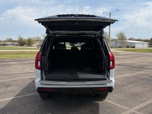 Certified 2025 Ford Expedition Max Platinum w/ Stealth Performance Package AWD/4WD image 6