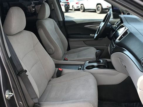 Used 2017 Honda Pilot EX image 16