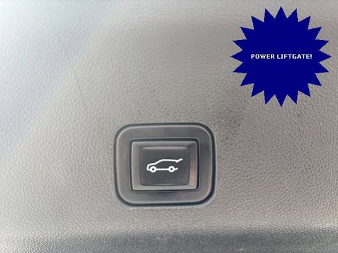 Used 2022 GMC Yukon XL Denali image 32