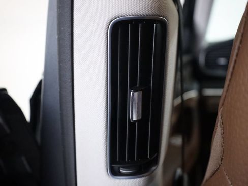Used 2024 Mercedes-Benz GLE 350 4MATIC image 44