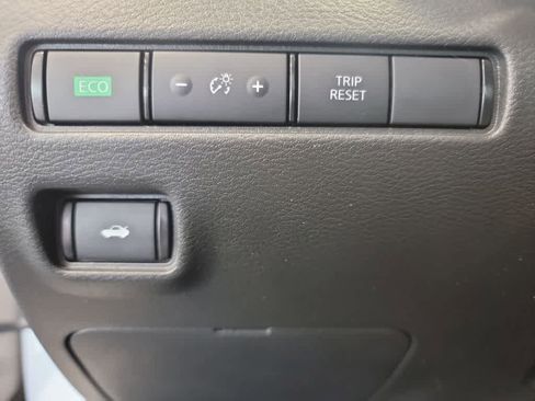 Used 2025 Nissan Sentra SV w/ All-Weather Package FWD image 45