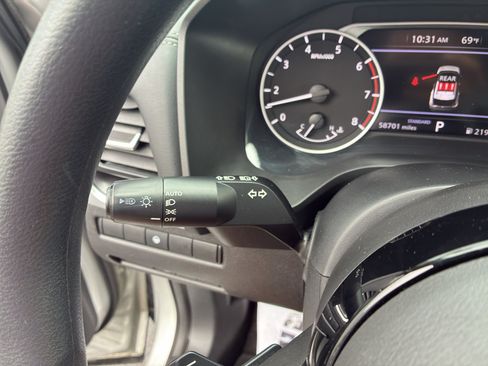 Used 2023 Nissan Rogue SV FWD image 21