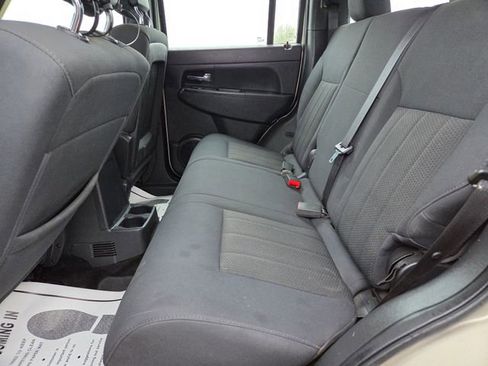 Used 2011 Jeep Liberty Sport AWD/4WD image 43