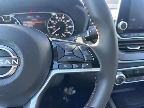 Used 2025 Nissan Altima 2.5 SR image 15