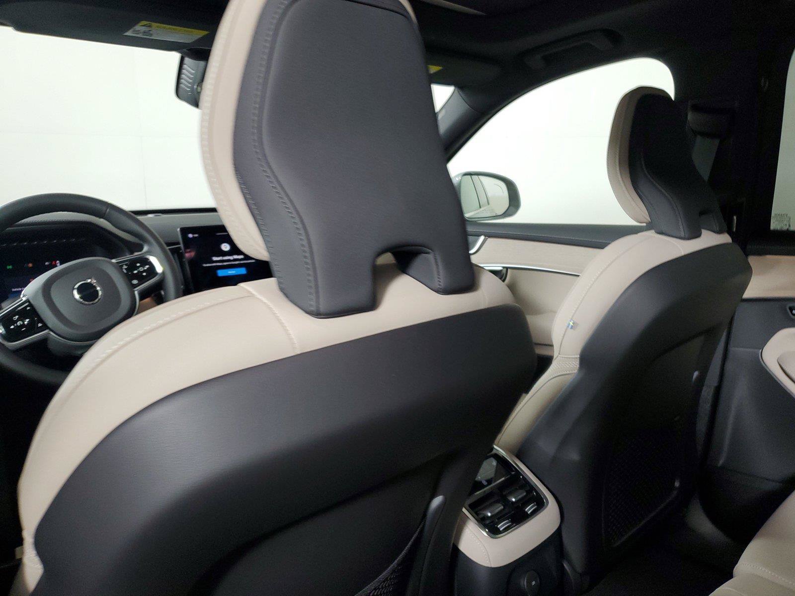 New 2026 Volvo XC90 T8 Plus w/ Protection Package Premier AWD/4WD image 15